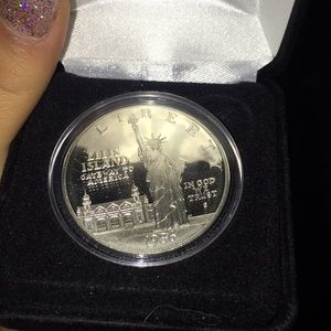 US DOLLAR COIN 99.9% real silver